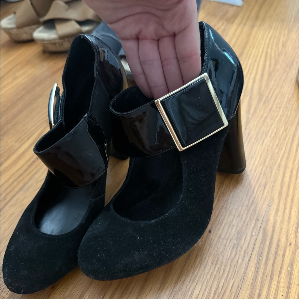 Tory Burch suede heels with buckle Size